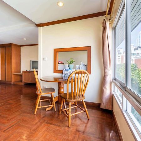 Studio Suite By Royal Ivory Nana Bangkok Exterior foto