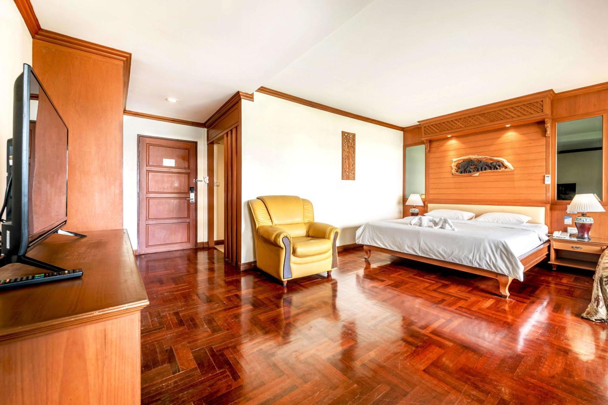 Studio Suite By Royal Ivory Nana Bangkok Exterior foto